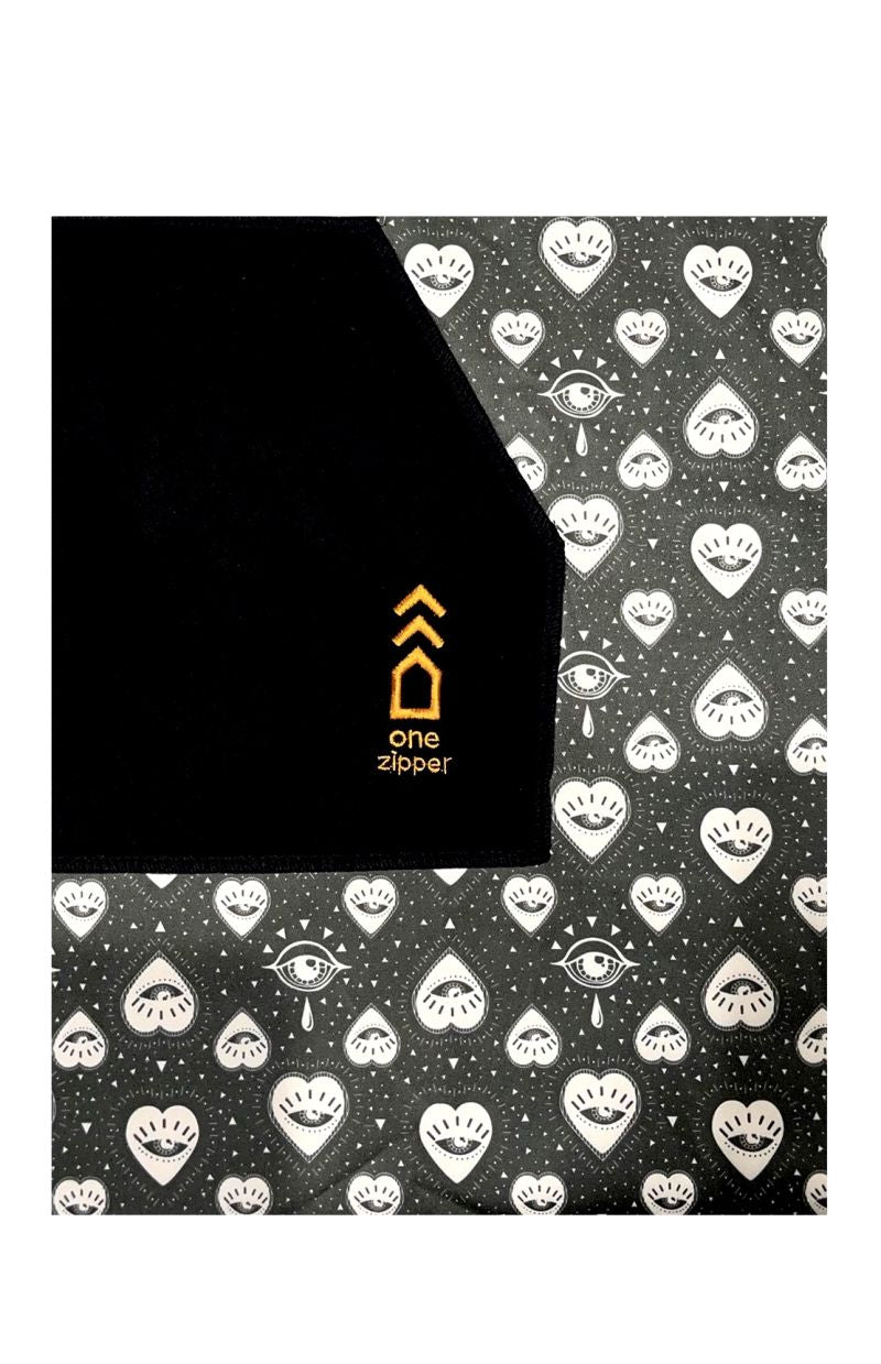 Unisex Onezipper Black Heart · Adults Poncho